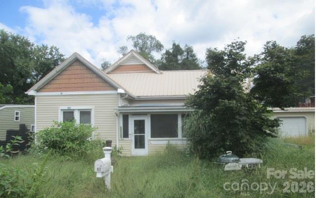 63 Goodyear St., Waynesville, NC 28786