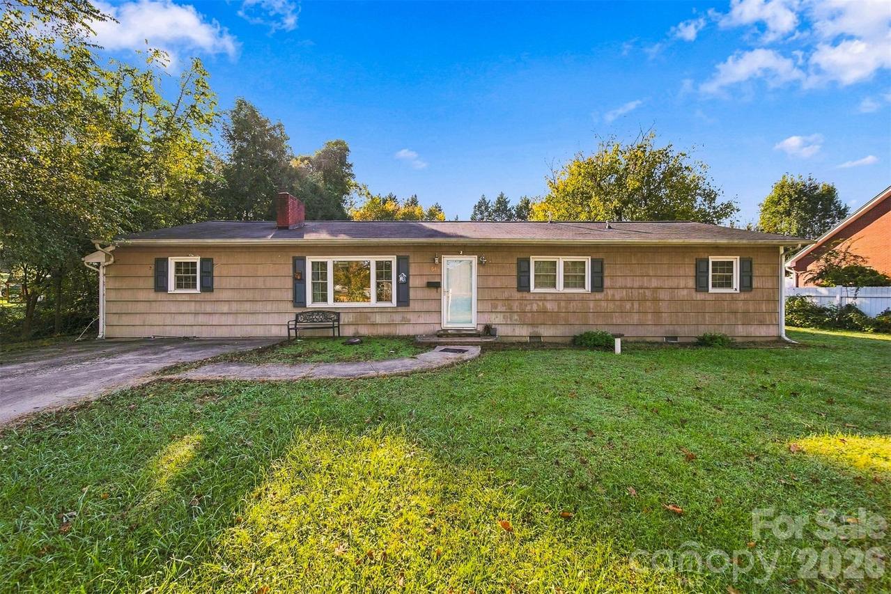 640 Diamondhead Dr., Lenoir, NC 28645