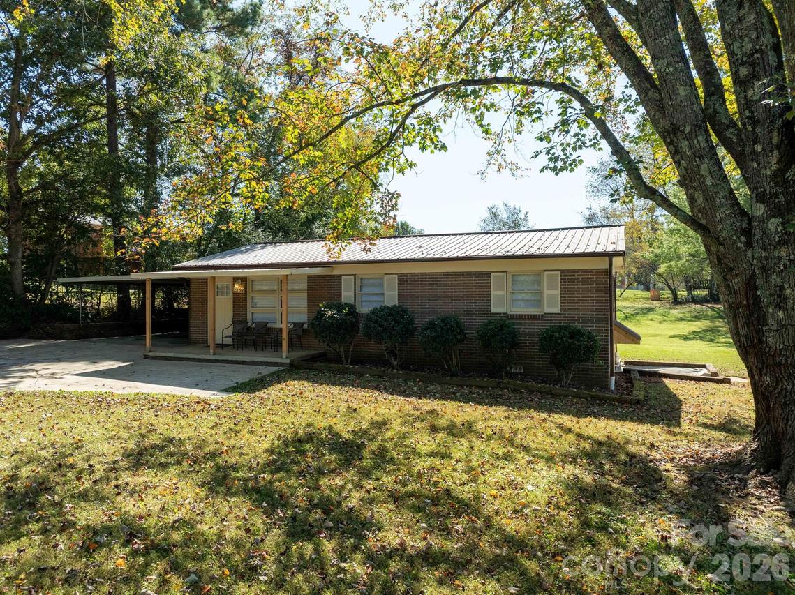 2359 Allendale Cir., Lenoir, NC 28645
