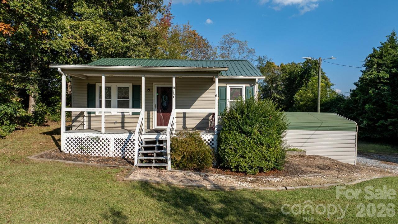 617 Hawthorne St., Hudson, NC 28638