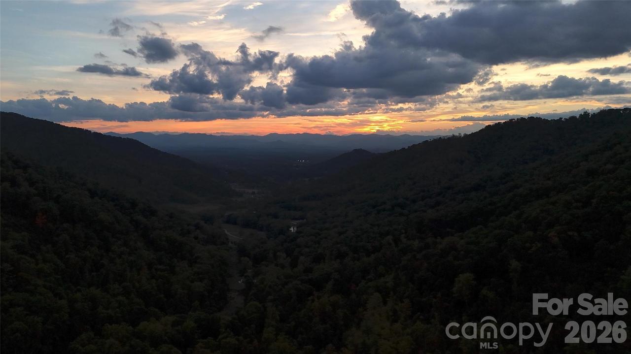 401 ± Upper Flat Creek Rd., Weaverville, NC 28787