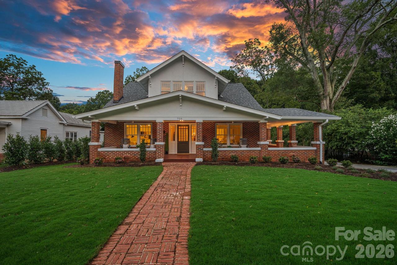 709 N Main St., Davidson, NC 28036