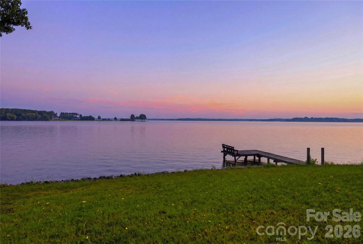 221 Gainswood Dr., Mooresville, NC 28117