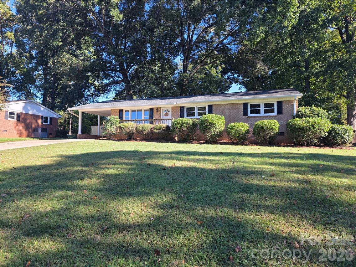 4240 Dawnwood Dr., Gastonia, NC 28056