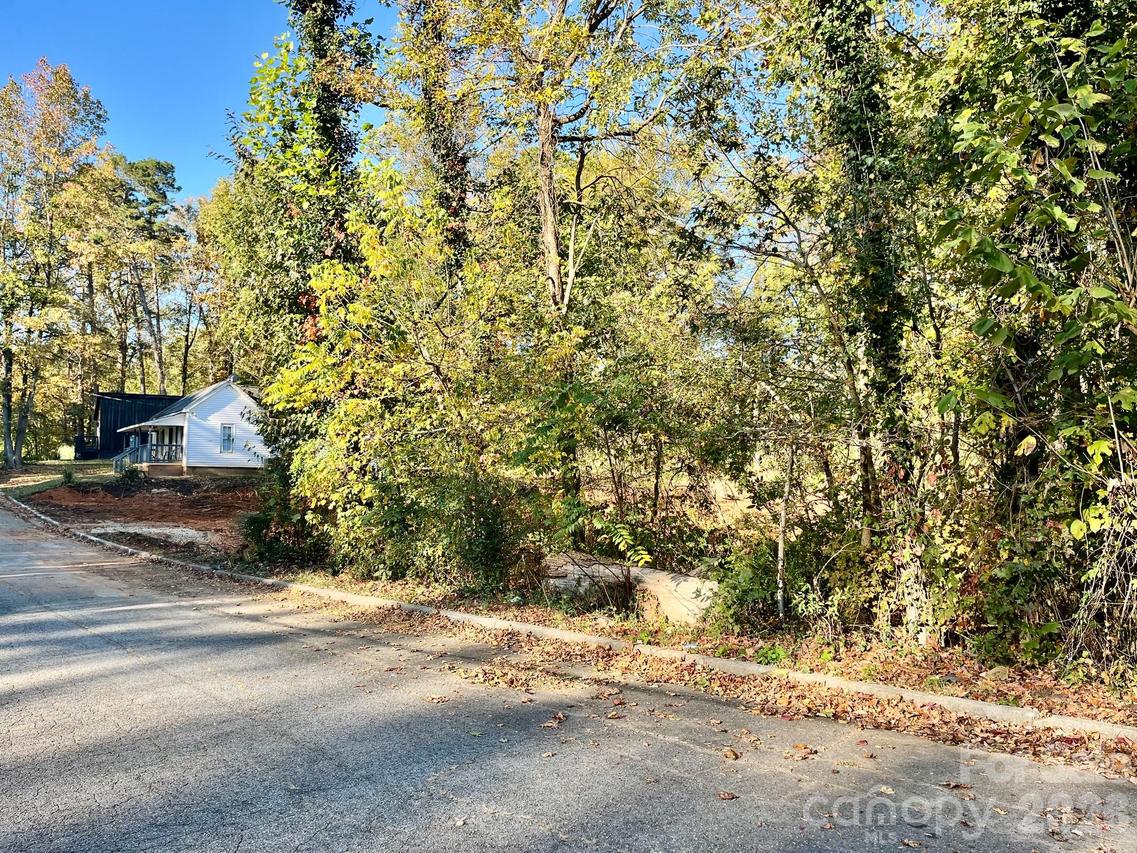 Tanglewood Dr. #6, East Spencer, NC 28144