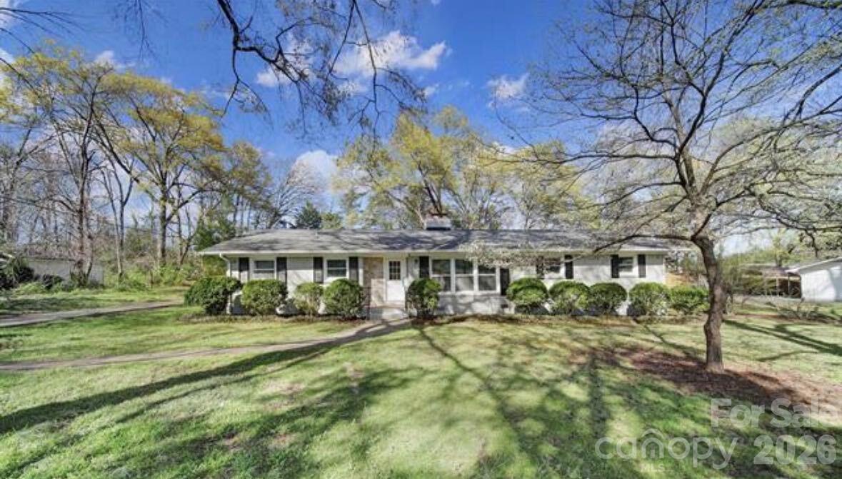 519 Amon Ln., Pineville, NC 28134