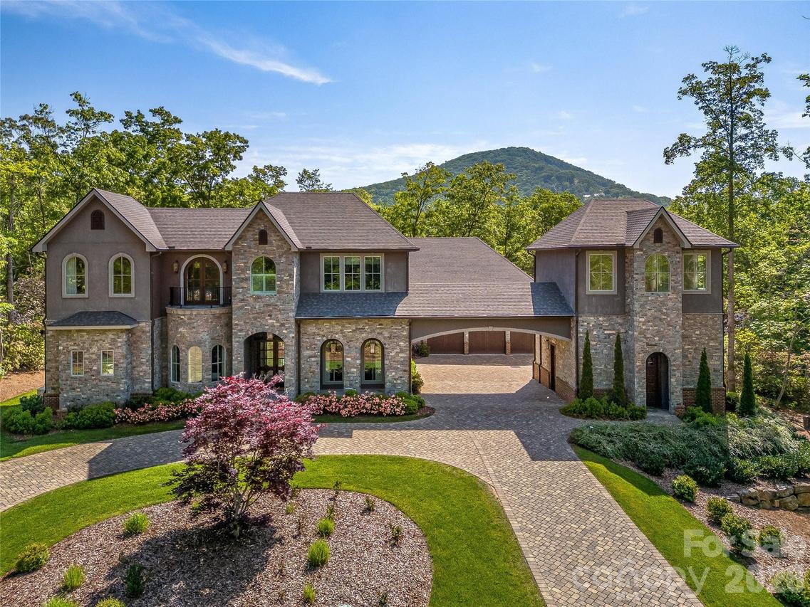 1905 White Tree Tr., Arden, NC 28704