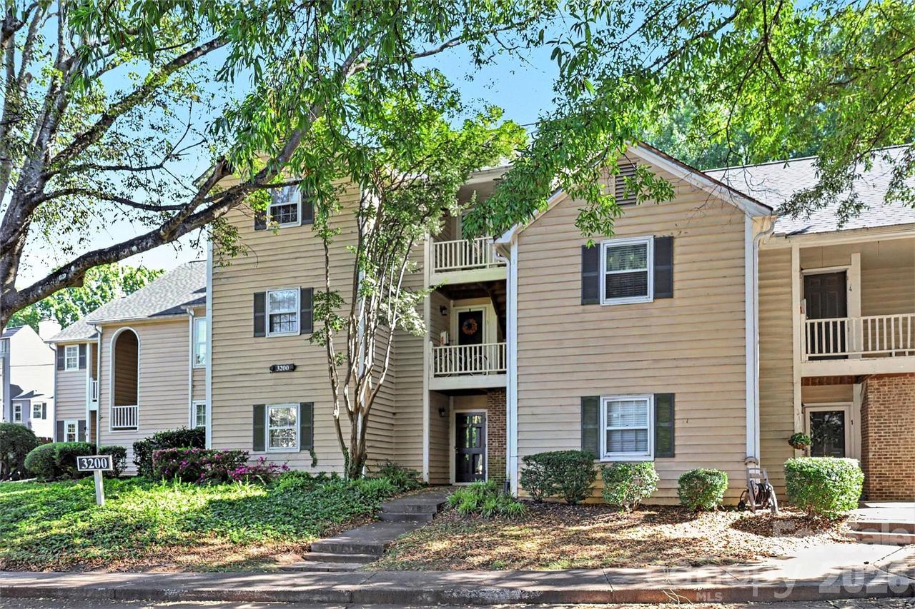 3200 Selwyn Farms Ln. #2, Charlotte, NC 28209