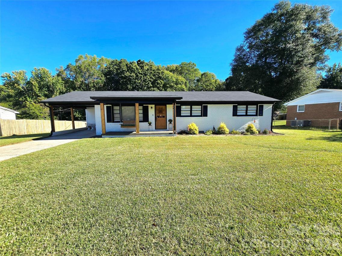 2610 Fairgreen Dr., Gastonia, NC 28056
