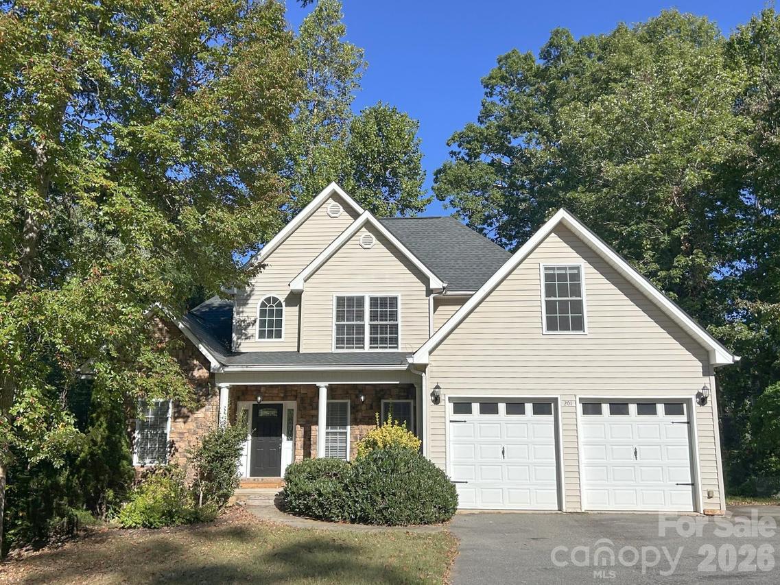 201 Colonel Holcombe Pl., Candler, NC 28715