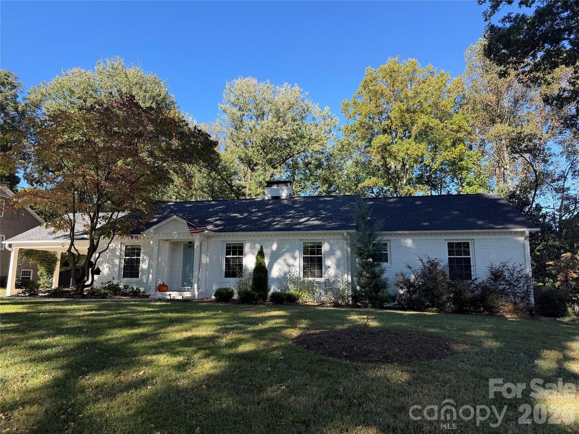 6111 Glenridge Rd., Charlotte, NC 28211