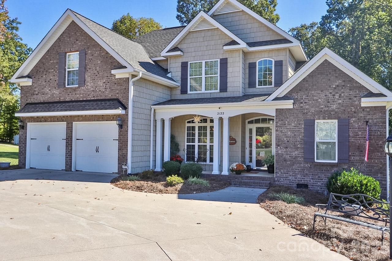 2122 Walnut Crossing Run, Yadkinville, NC 27055