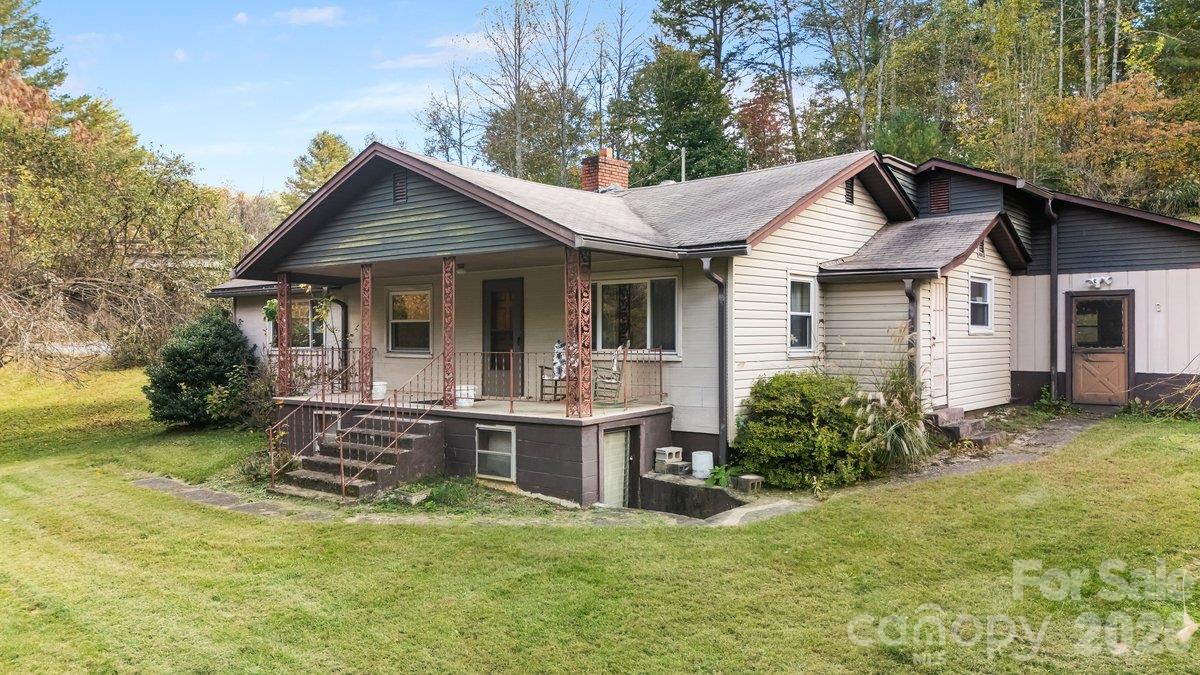 11 Whitt Rd., Weaverville, NC 28787