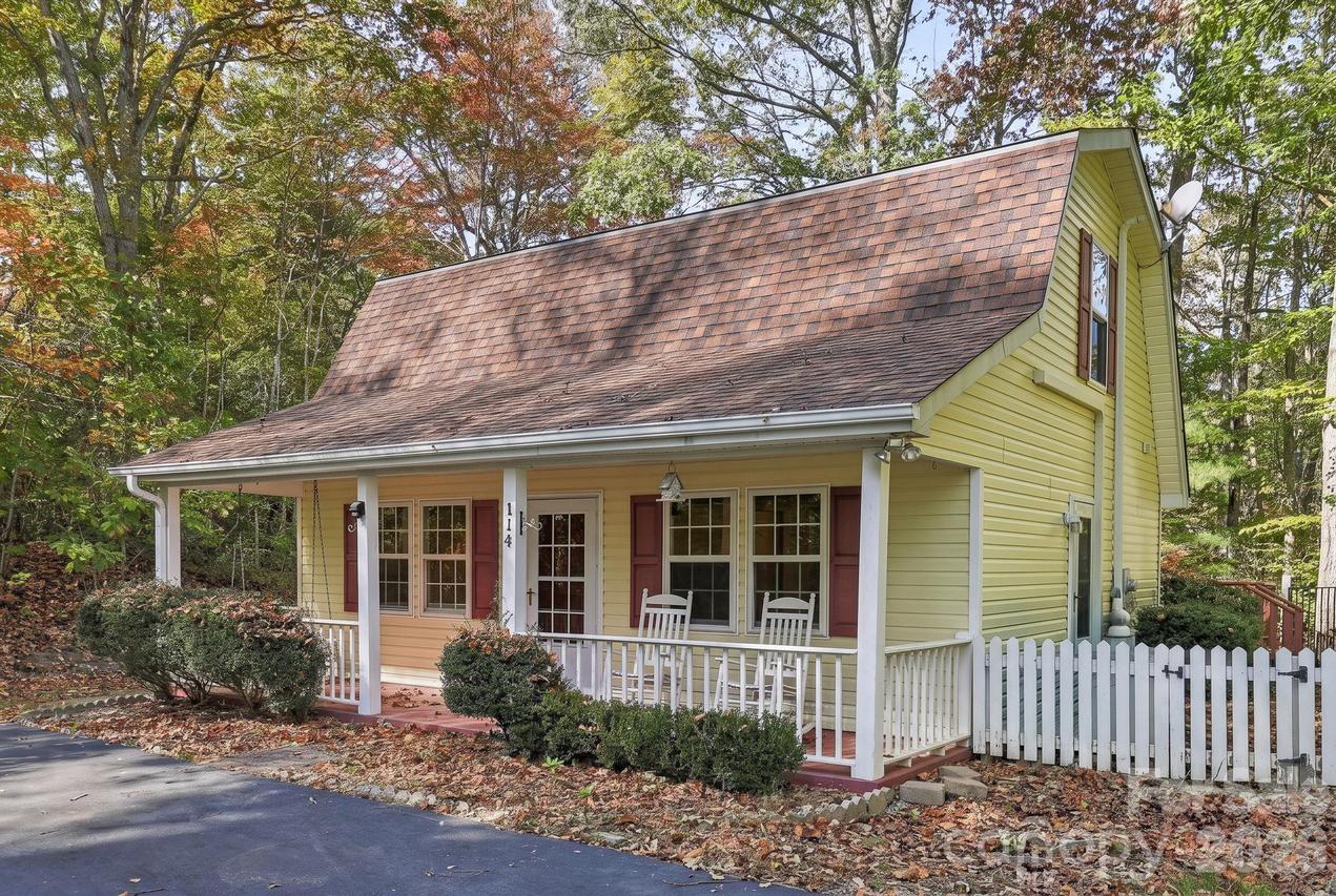 114 Sandpiper Palisades St., Hendersonville, NC 28792