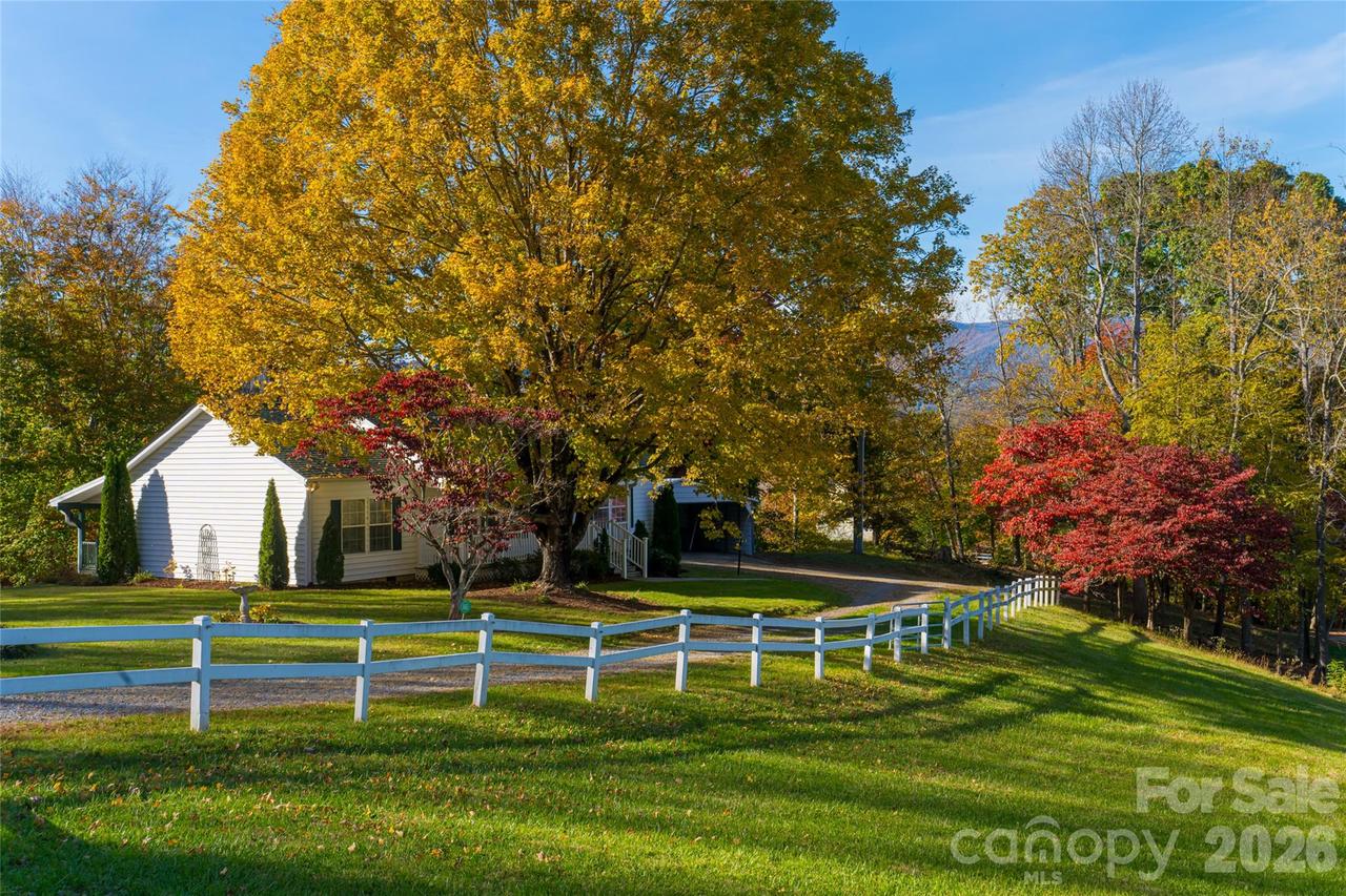 280 Old Lakey Gap Rd., Black Mountain, NC 28711