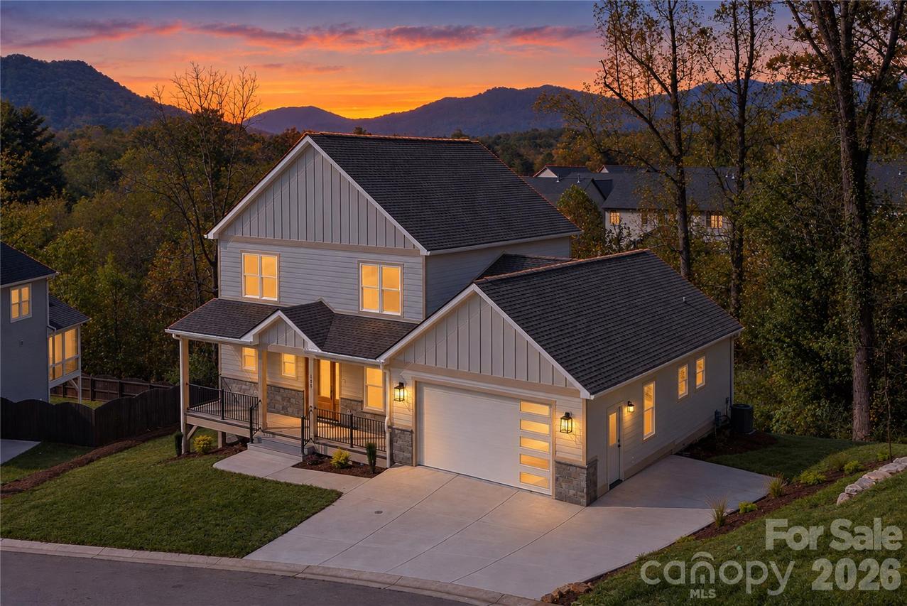 159 Meadow Breeze Rd., Arden, NC 28704