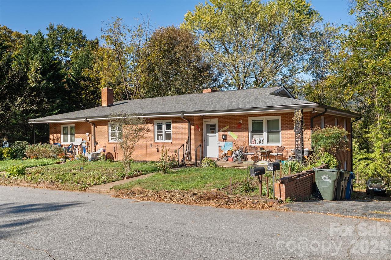 152 Tate St., Waynesville, NC 28786