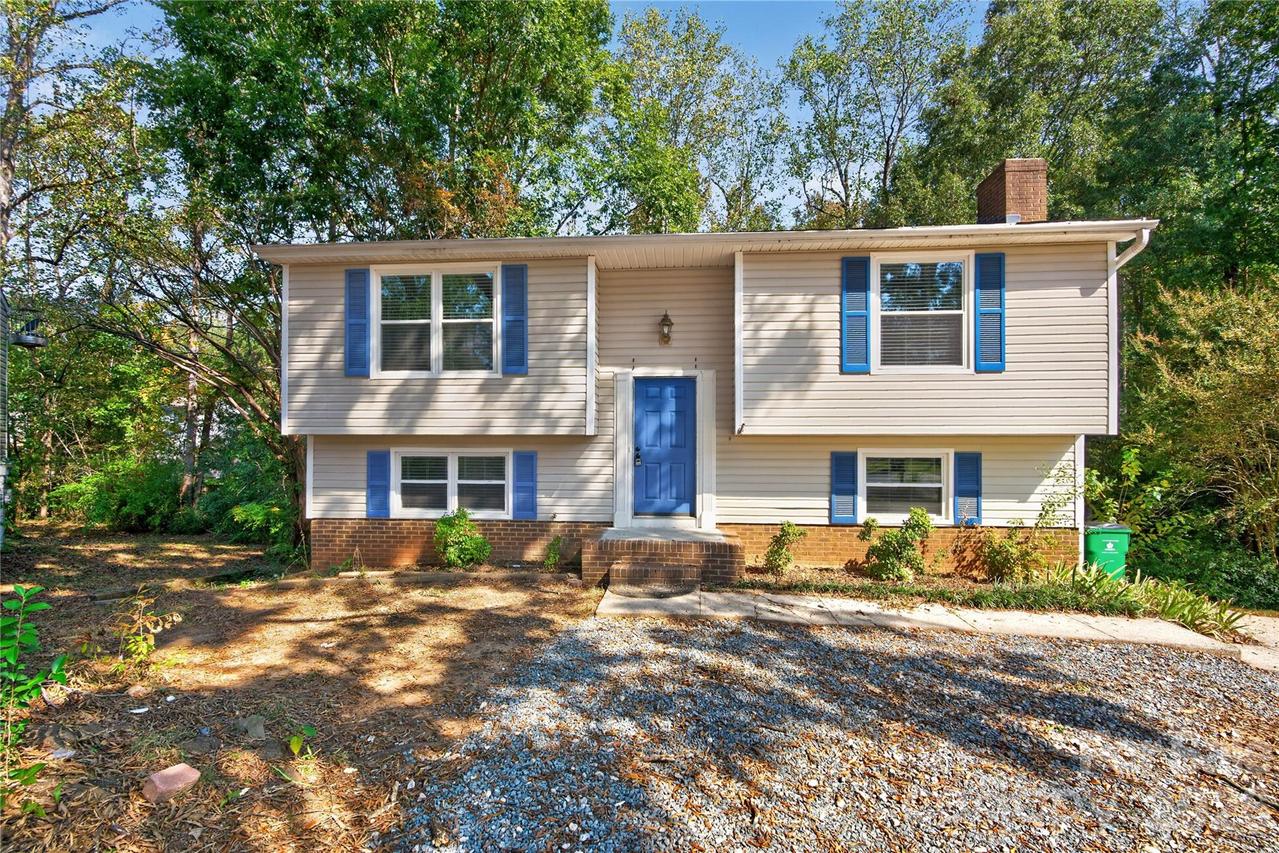 5011 Forest Mountain Ct., Charlotte, NC 28227