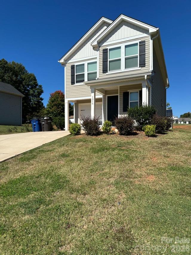1316 Yadkin St., Statesville, NC 28677