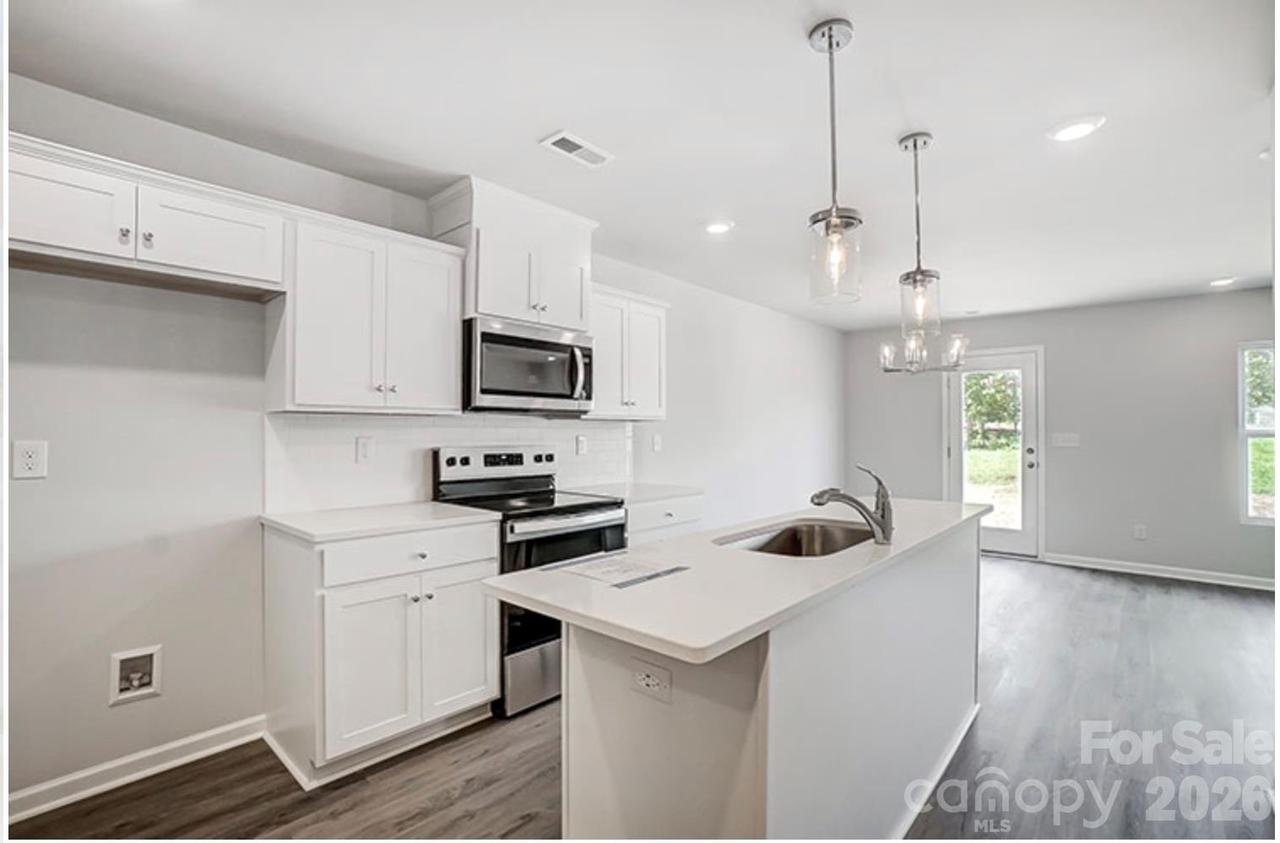 1320 Yadkin St., Statesville, NC 28677