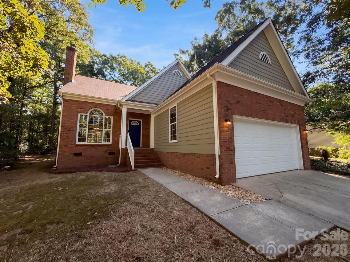 8224 Hunley Ridge Rd., Matthews, NC 28104