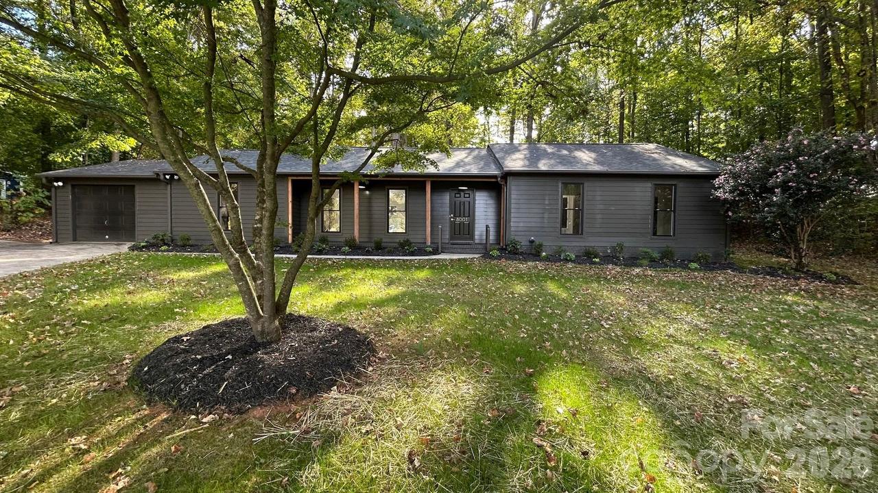 8001 Saddlehorse Ln., Charlotte, NC 28215