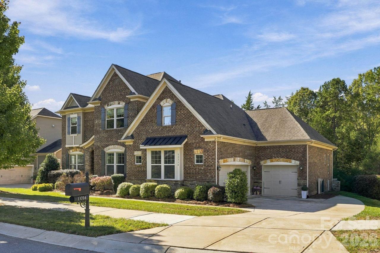 13714 Sunset Bluffs Cir., Huntersville, NC 28078