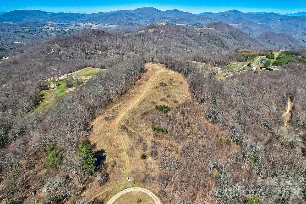 000 Little Creek Rd., Hendersonville, NC 28792