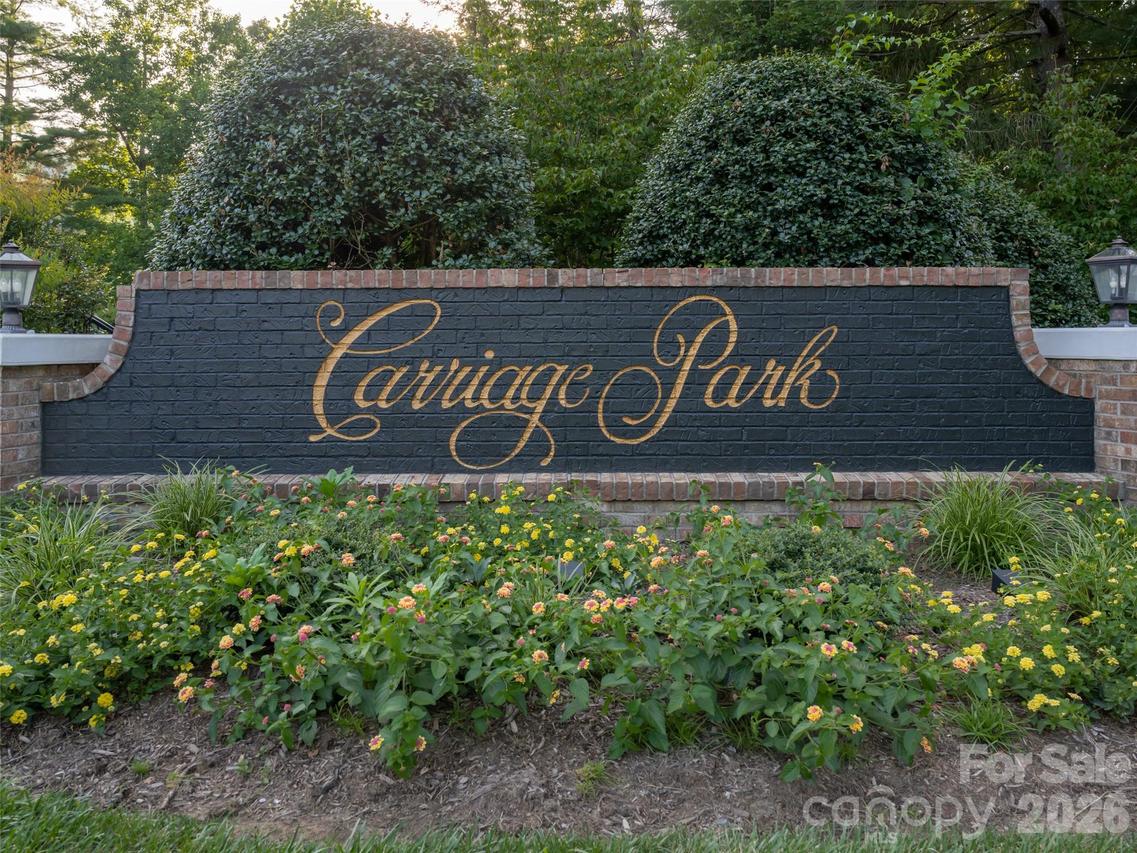 99999 High Fields Ct., Hendersonville, NC 28791