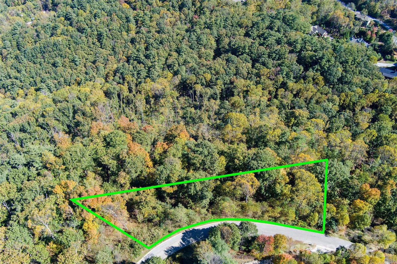 130 Summit Tower Cir., Asheville, NC 28804