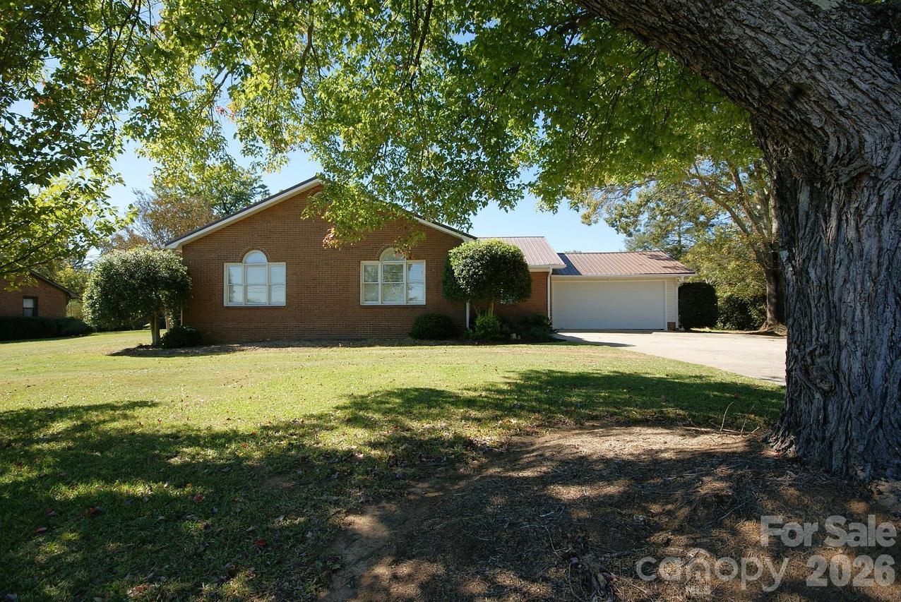 2122 Griffith Rd., Monroe, NC 28112