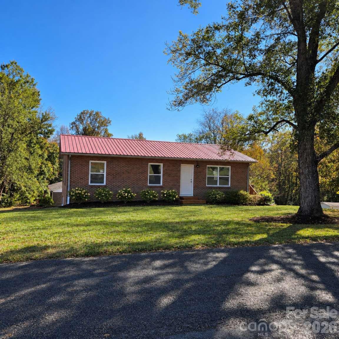 3101 Prairie Ct., Lenoir, NC 28645