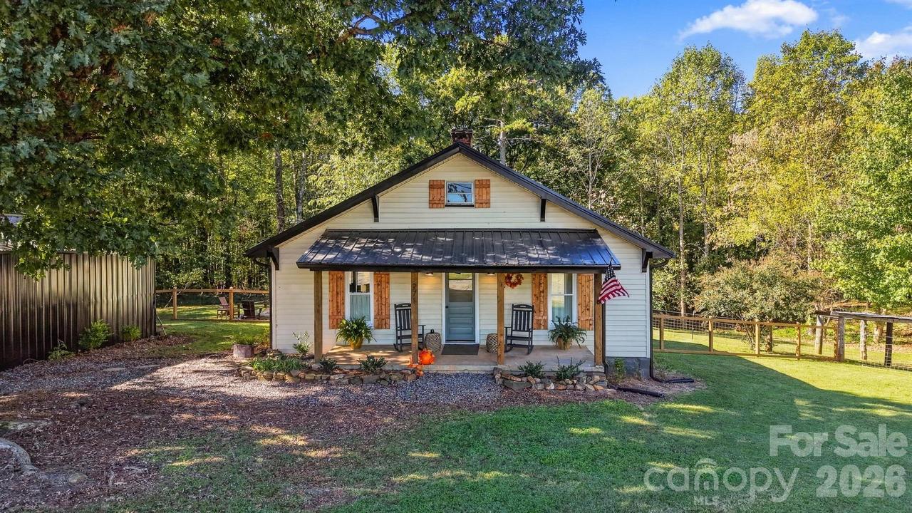 271 Fairmount Rd., Statesville, NC 28625