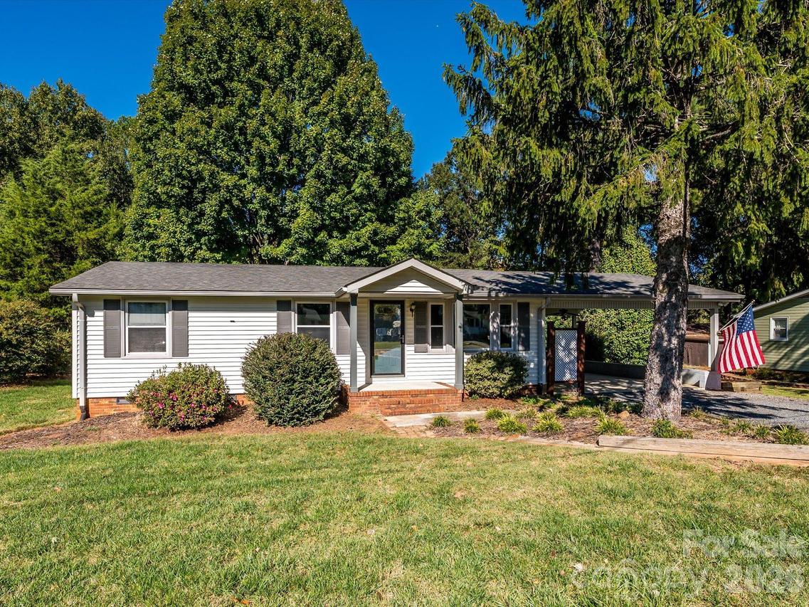 3714 Fieldcrest Cir., Concord, NC 28027