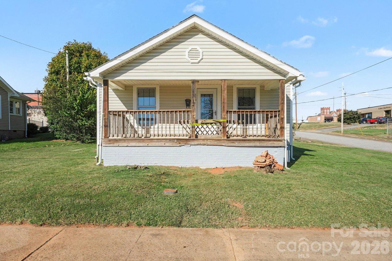 216 N Brady Ave., Newton, NC 28658
