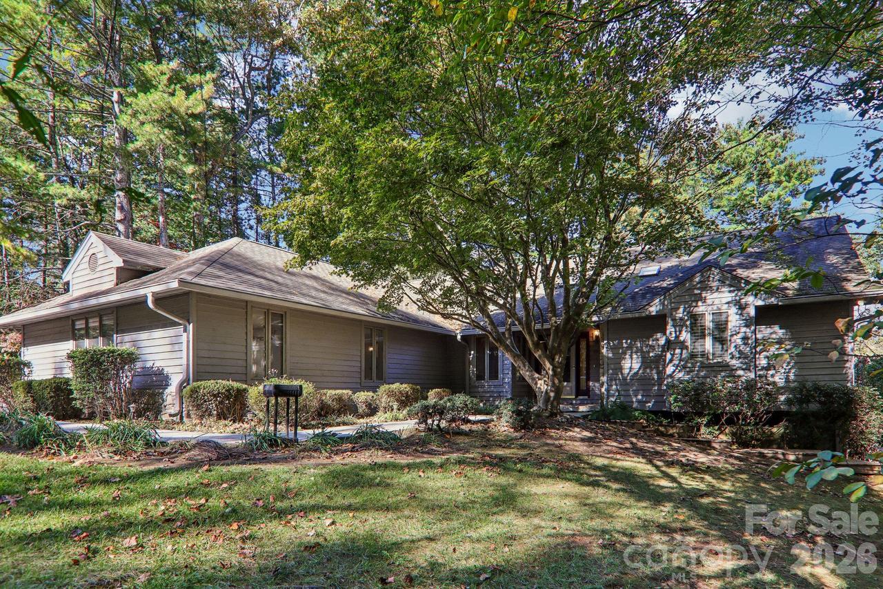 108 Kenwood Dr., Hendersonville, NC 28739