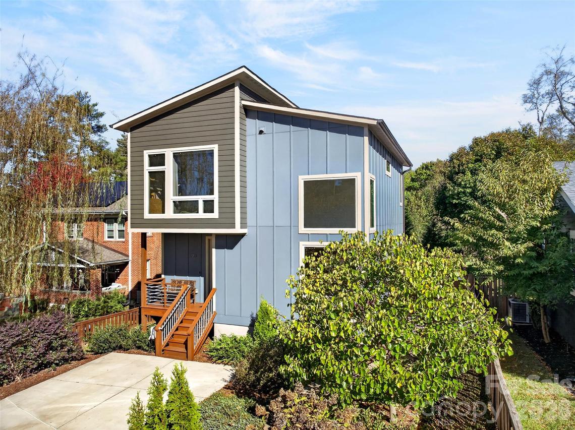 70 Garden Cir., Asheville, NC 28806