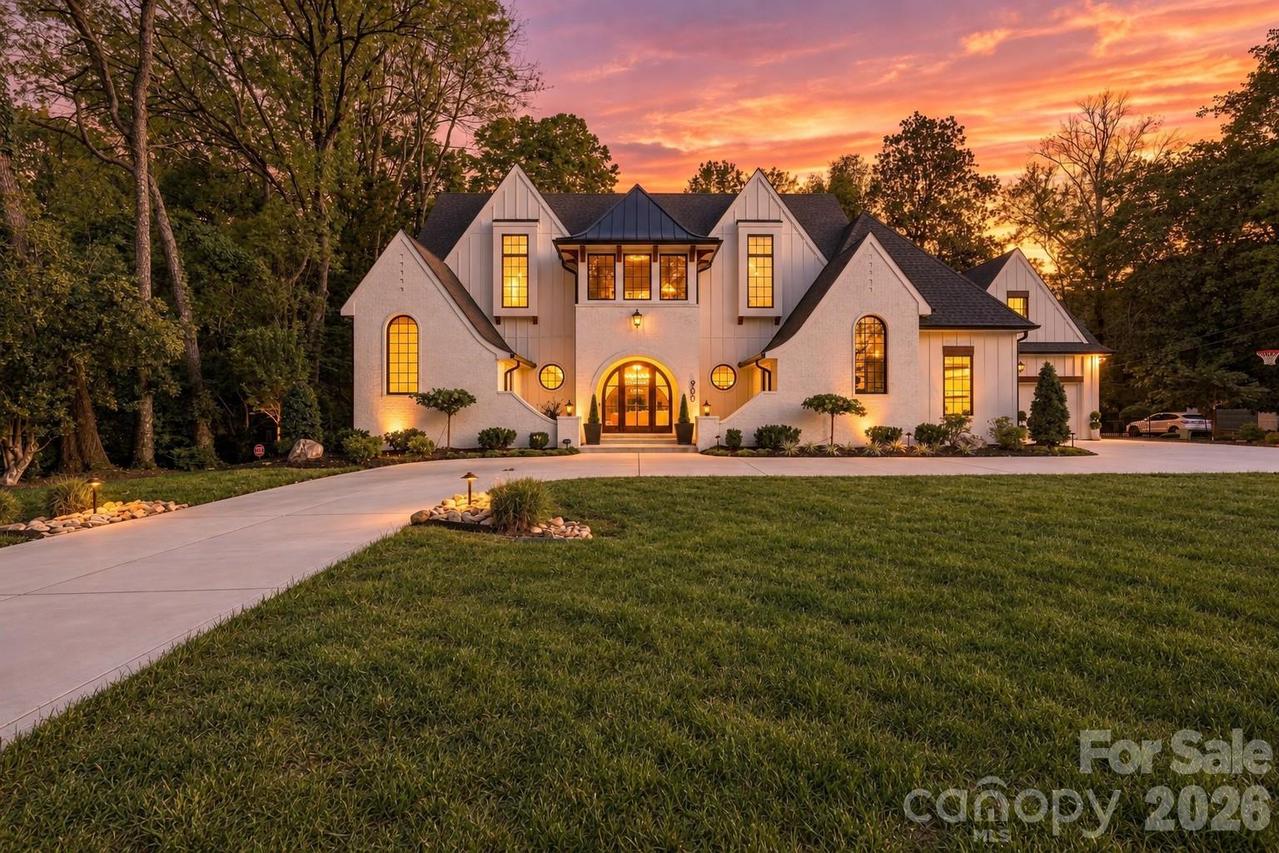 900 Jefferson Dr., Charlotte, NC 28270