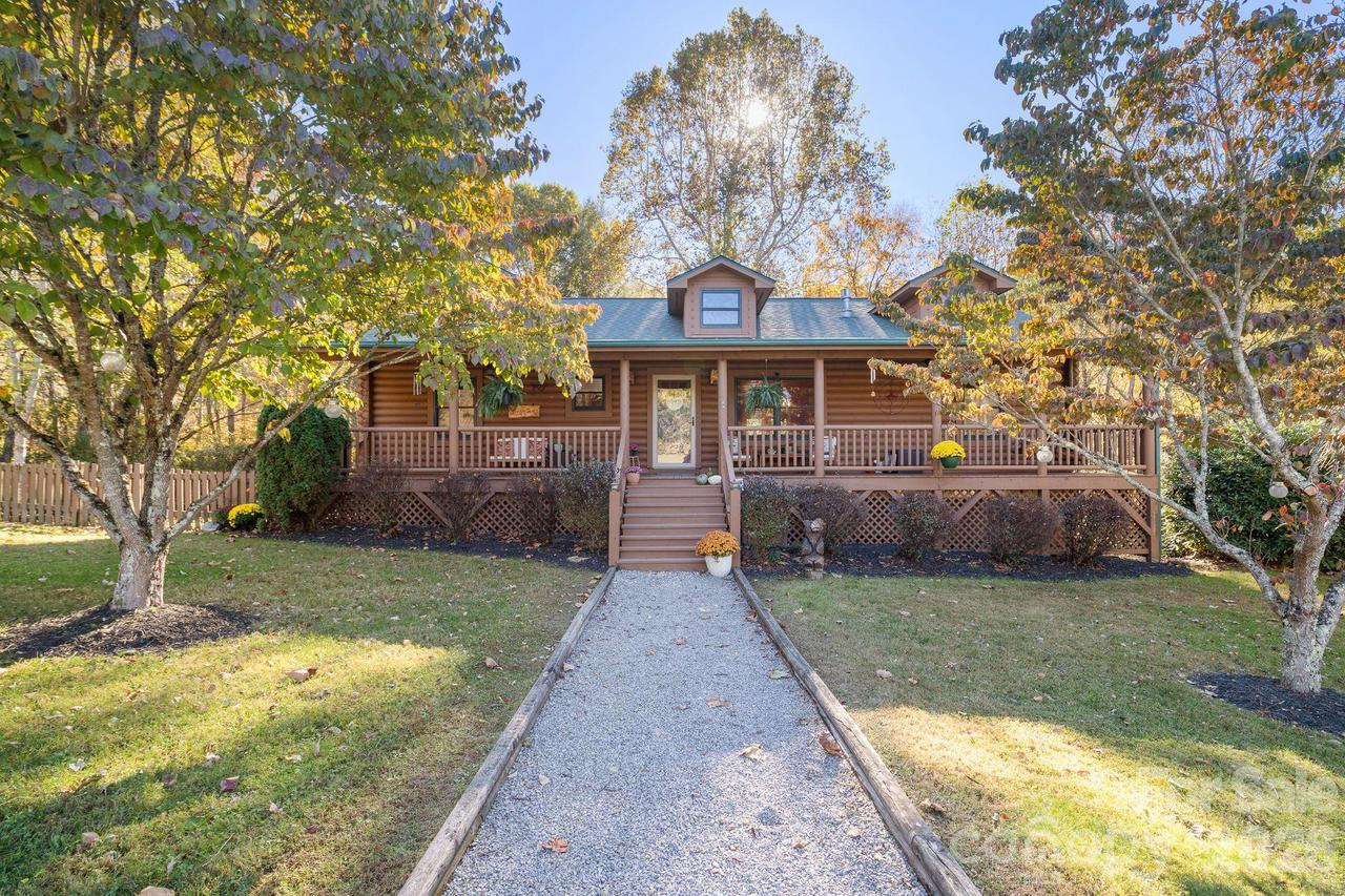 91 Tibi Ln., Waynesville, NC 28785