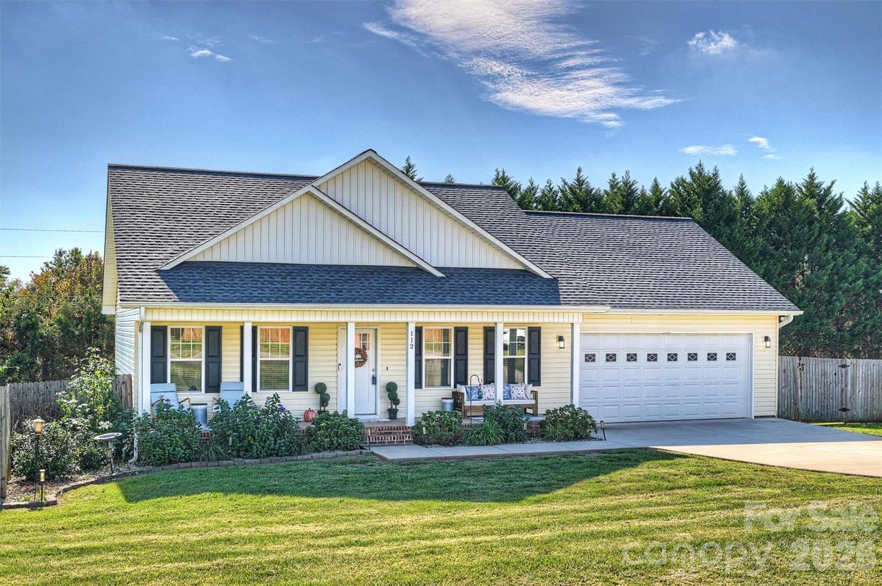 112 Cypress Acres Ln., Statesville, NC 28625
