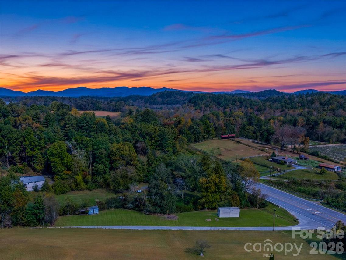 24 Snyder Ln., Mills River, NC 28759