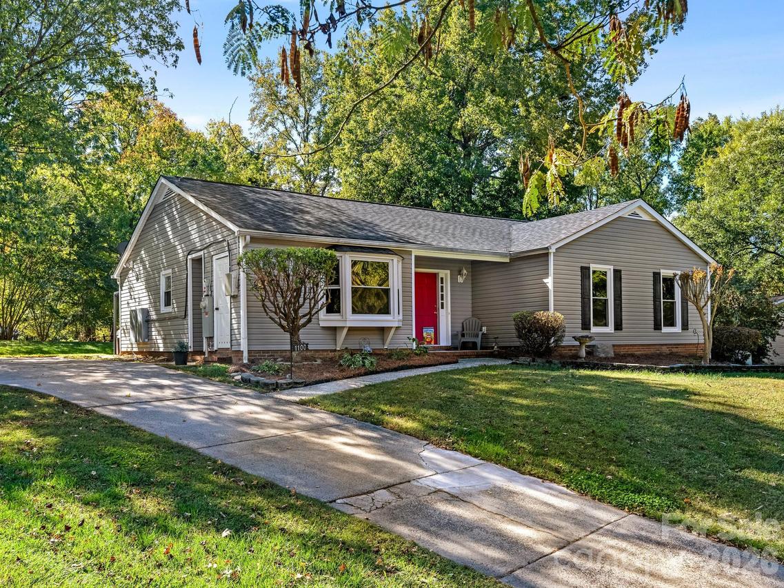 1100 Dark Wood Ct., Matthews, NC 28105