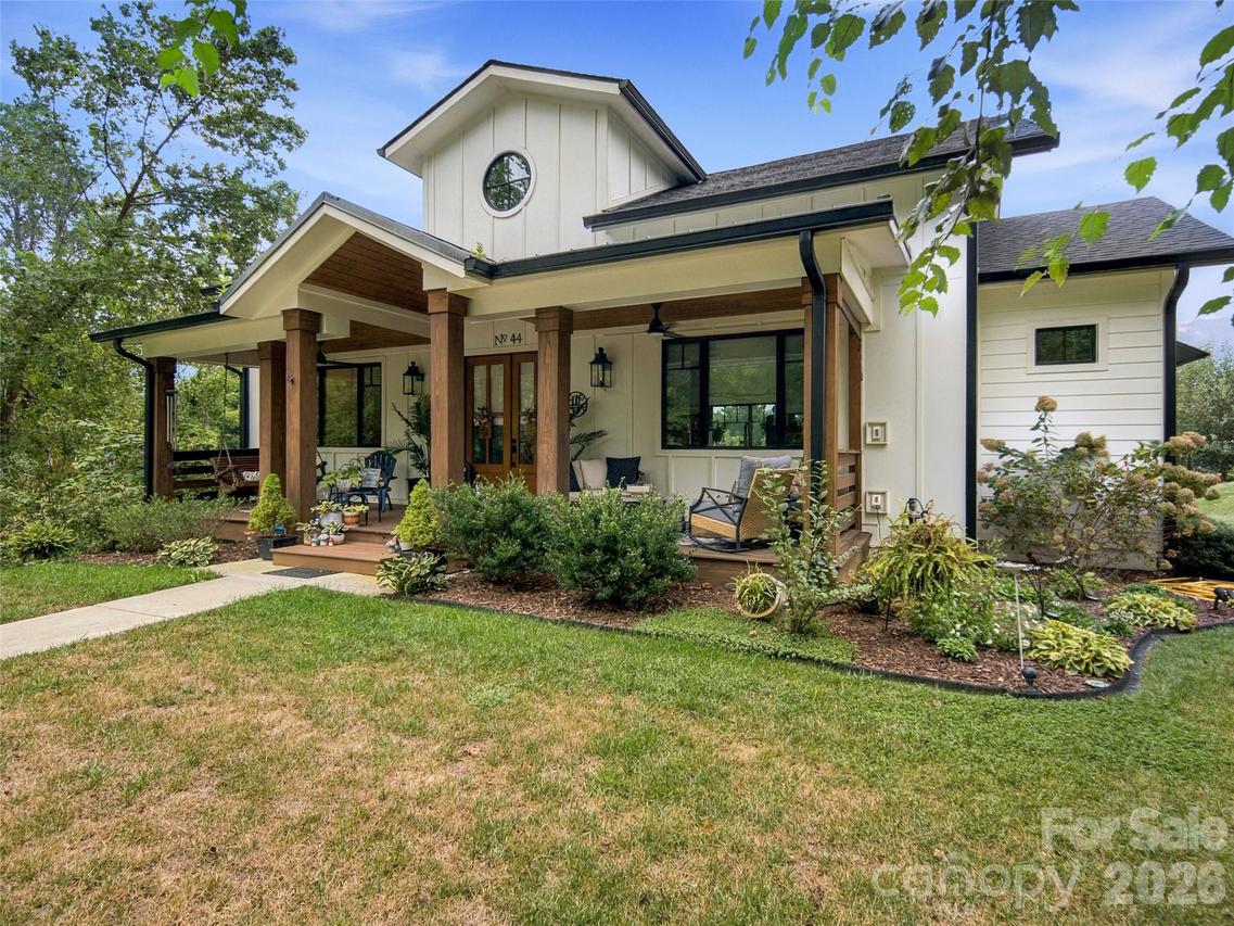 44 Central Ave., Weaverville, NC 28787
