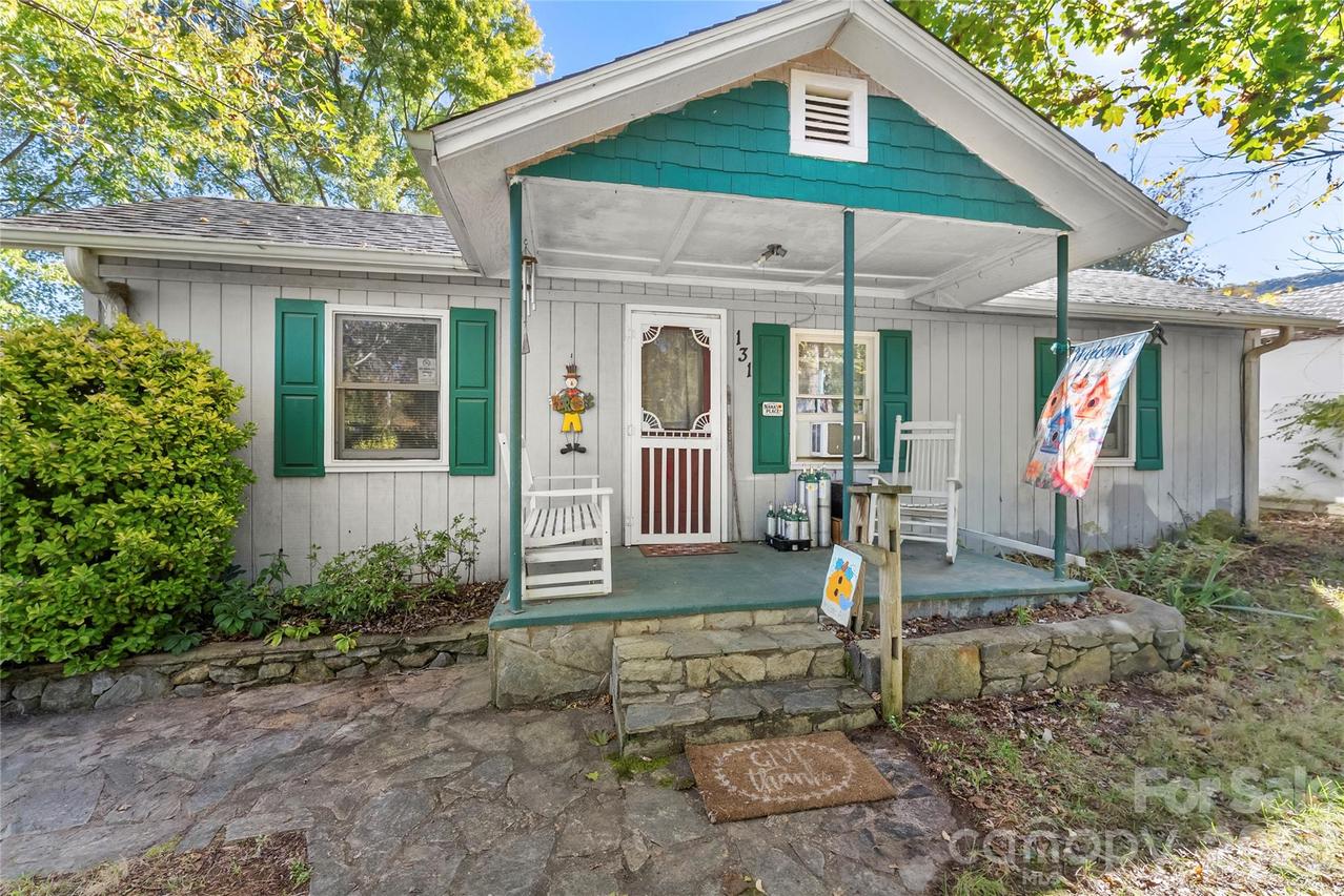 131 Central Ave., Swannanoa, NC 28778