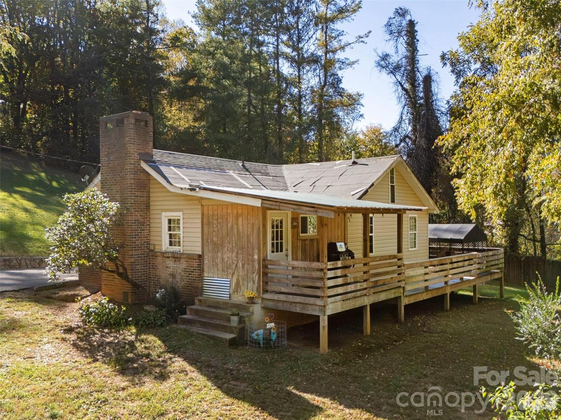 89 Mills Gap Rd., Asheville, NC 28803