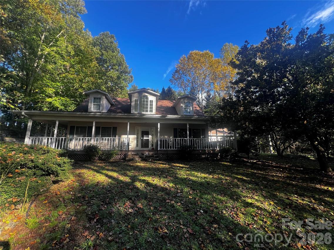 13 Pinecrest Dr., Brevard, NC 28712