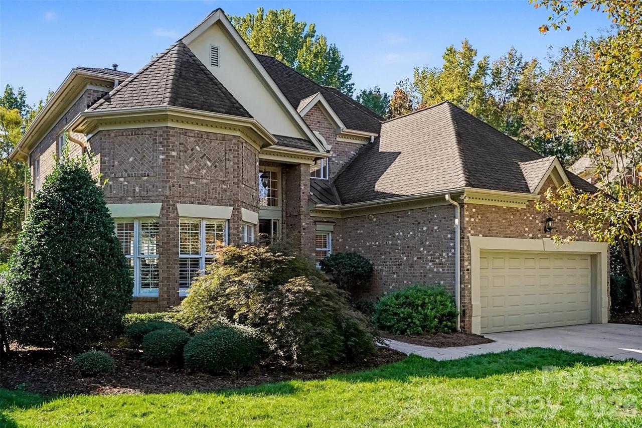 5637 Fairway View Dr., Charlotte, NC 28277