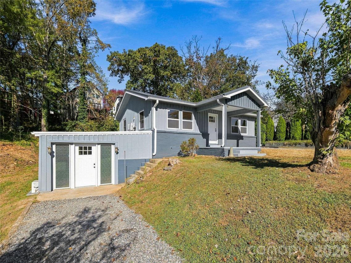 33 Phipps St., Weaverville, NC 28787