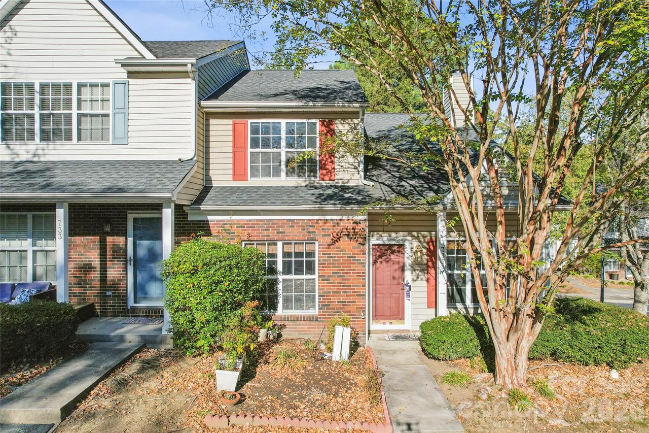 735 Mountainwater Dr., Charlotte, NC 28262