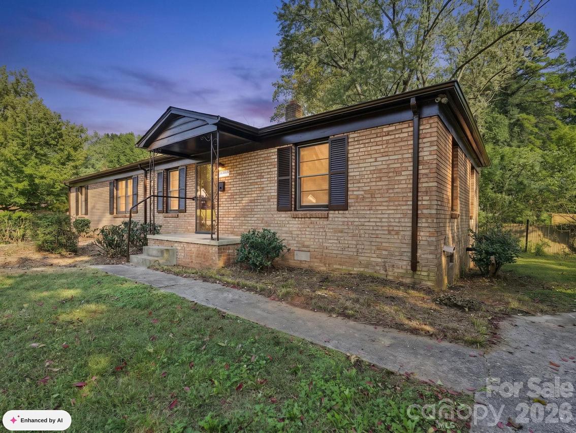 2420 Shamrock Dr., Charlotte, NC 28205